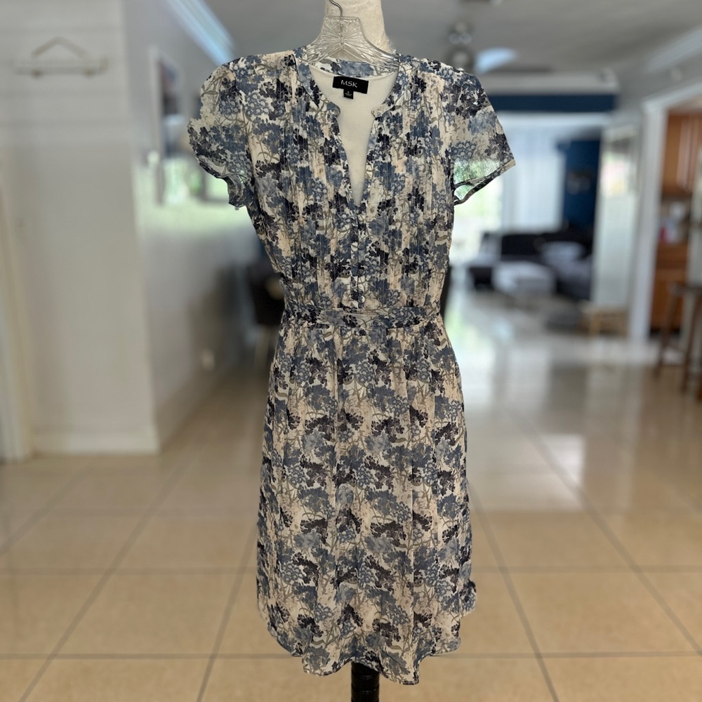 MSK Blue and Cream Flutter Sleeve Mini Sundress